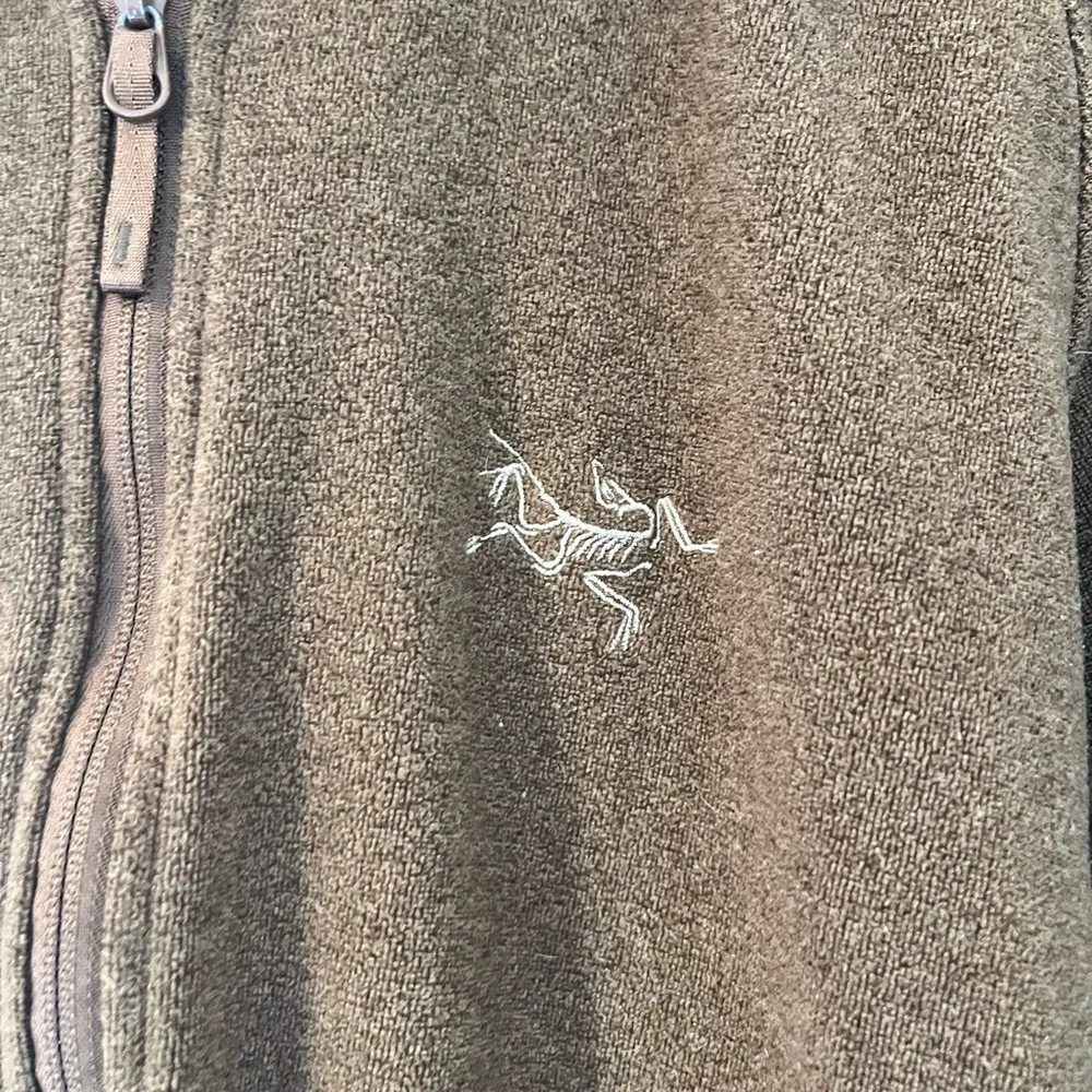 Arc'teryx Caliber Hoody Men’s/Women’s Size M  Brown (unlatched Pocket Zipper) - Picture 3 of 16